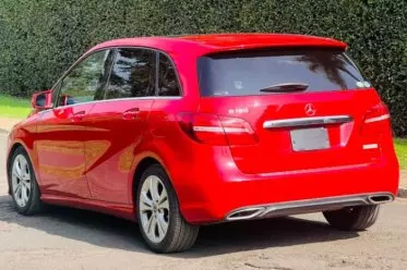 Mercedes-Benz B 180