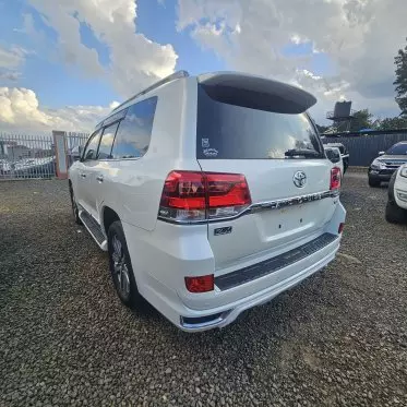 Toyota Landcruiser  V8