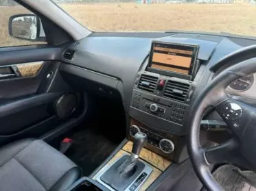 Mercedes-Benz C200