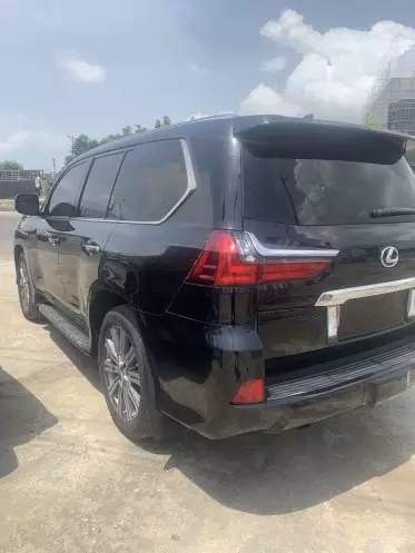 Lexus LX 570