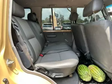 Toyota Landcruiser 76