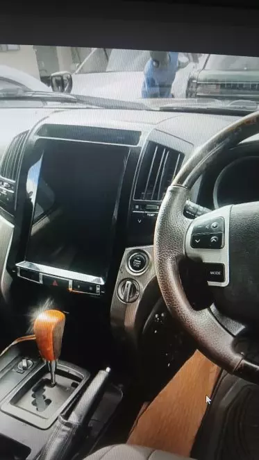Toyota Land Cruiser V8