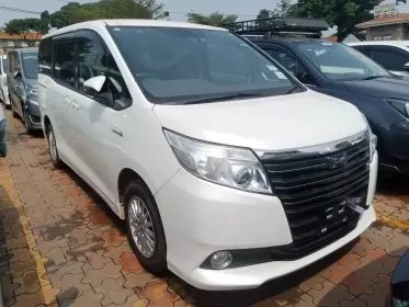 Toyota Noah Hybrid