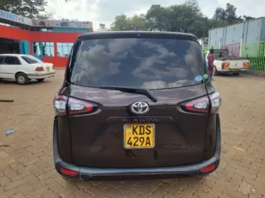 Toyota Sienta