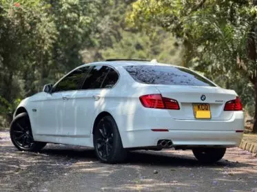 BMW 528i
