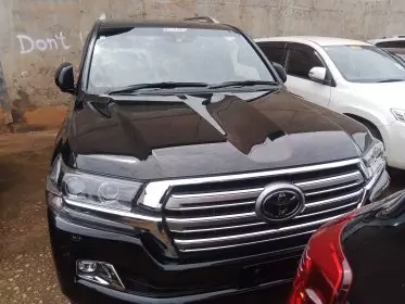 Toyota Landcruiser  V8
