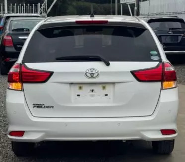 Toyota Fielder 