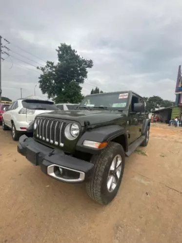 JEEP Wrangler Sahara