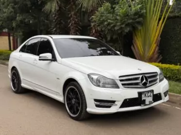 Mercedes-Benz C200