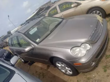 Mercedes-Benz C 240