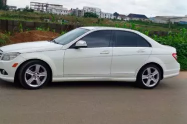 Mercedes-Benz 300