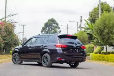 Toyota Fielder 