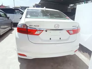Honda Grace Hybrid
