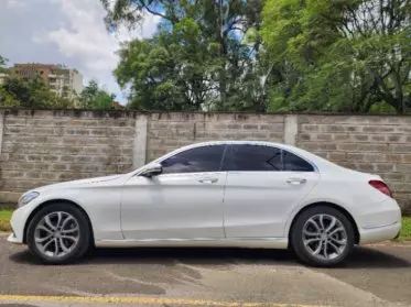 Mercedes-Benz C200