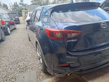 Mazda Axela