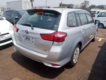 Toyota Fielder hybrid 