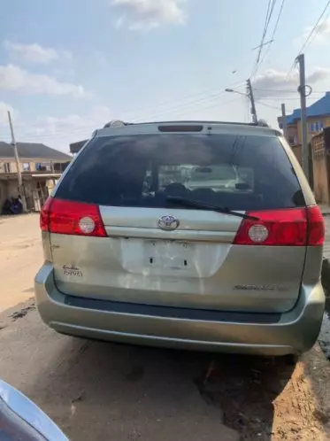 Toyota Sienna