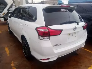 Toyota Fielder 
