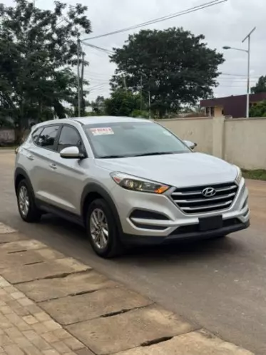 Hyundai TUCSON 2,0L BVM 4x4 GL