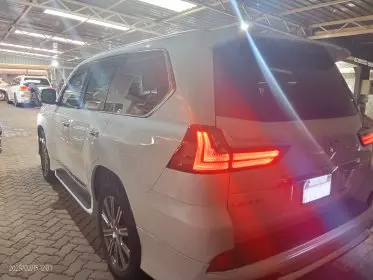 Lexus LX 570