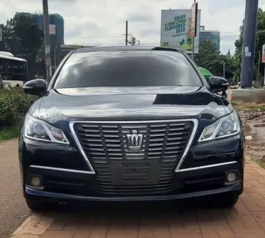 Toyota Crown Royal saloon