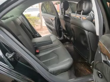 Mercedes-Benz E200