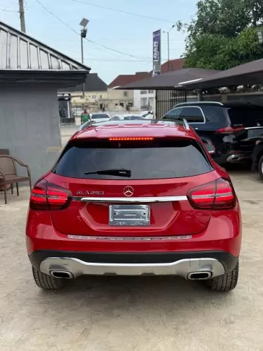 Mercedes-Benz GLA 250