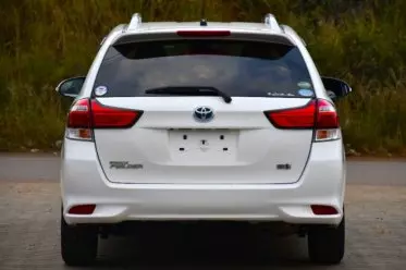 Toyota Fielder hybrid 