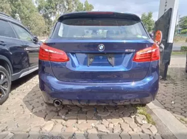 BMW 218