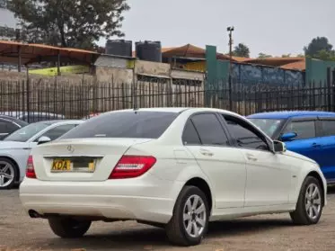 Mercedes-Benz C200
