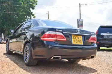 Toyota Crown Royal saloon 