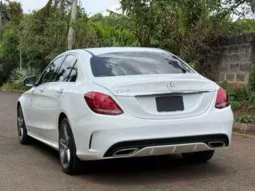 Mercedes-Benz C200