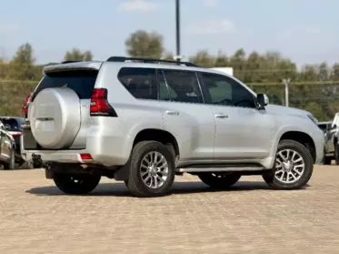 Toyota Land Cruiser Prado VX.L