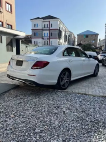 Mercedes-Benz E 300