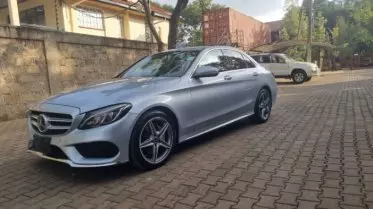 Mercedes-Benz C220