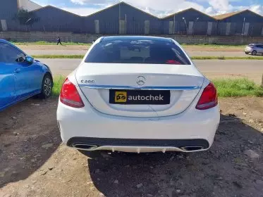 Mercedes-Benz C200