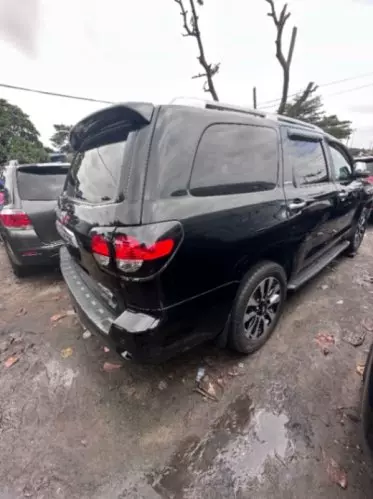 Toyota Sequoia