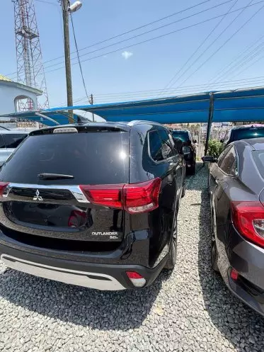 Mitsubishi OUTLANDER FORT