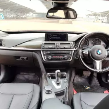 BMW 320i