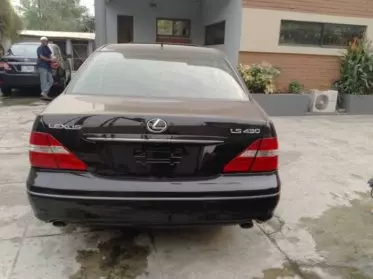Lexus LS 430
