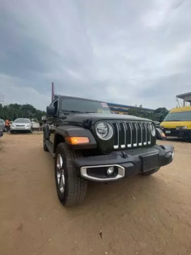 JEEP Wrangler Sahara