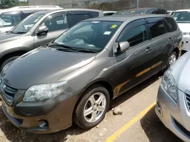 Toyota Fielder 