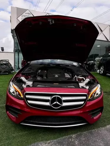 Mercedes-Benz E 300