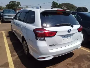 Toyota Fielder hybrid 