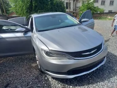 Chrysler 200