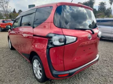 Toyota Sienta