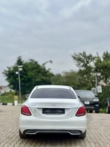 Mercedes-Benz C 300