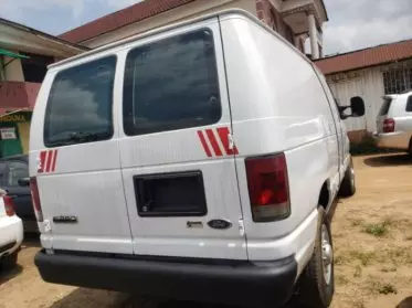 Ford E 250