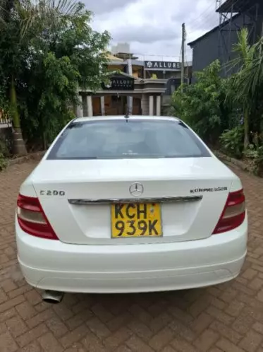 Mercedes-Benz C200