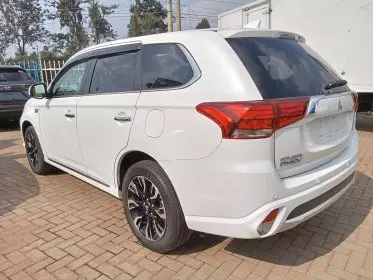 Mitsubishi Plug-in Hybrid Outlander